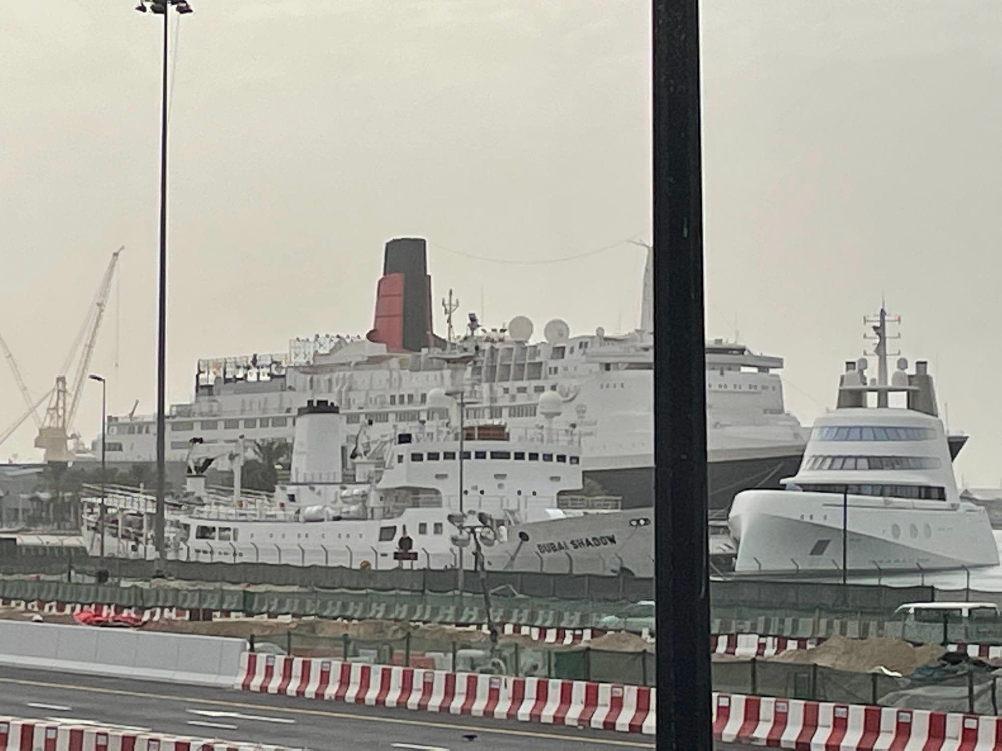 出張時の息抜き　（その9） ドバイ~アブダビ＋シルバニヤス島　ラーシド港編