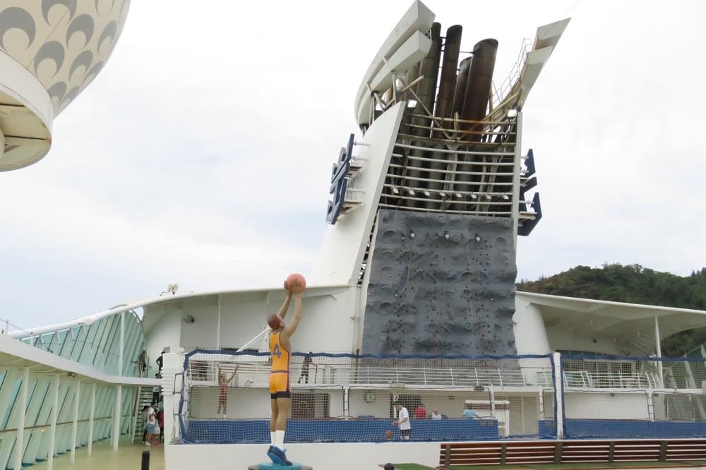 船上でロッククライミング体験♪～フライ＆クルーズで香港発着ボイジャー・オブザシーズ乗船記ー2019.8月・本編5-6