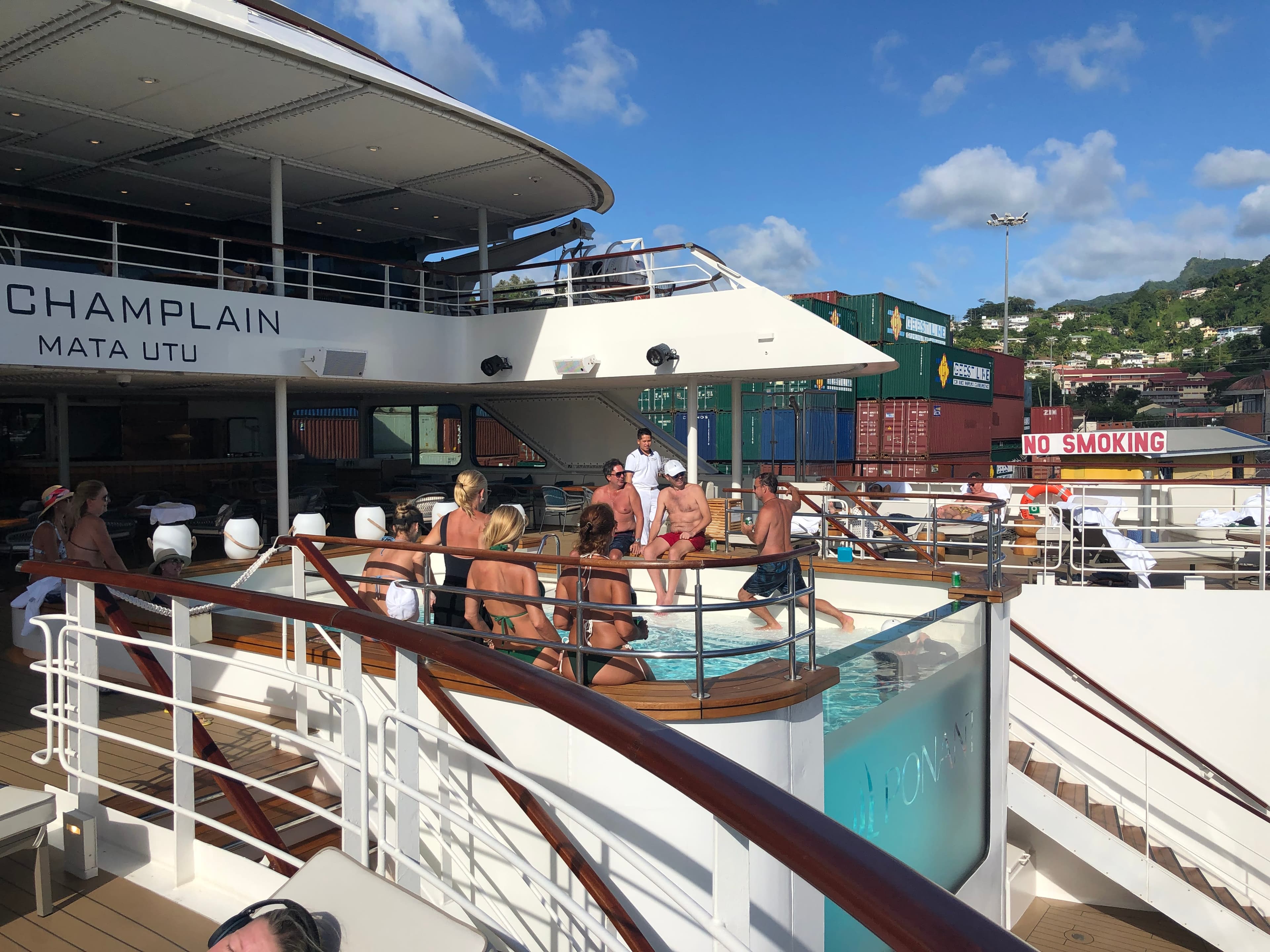 フランス人のためのバカンス船、ブラジル人に乗っ取られる！