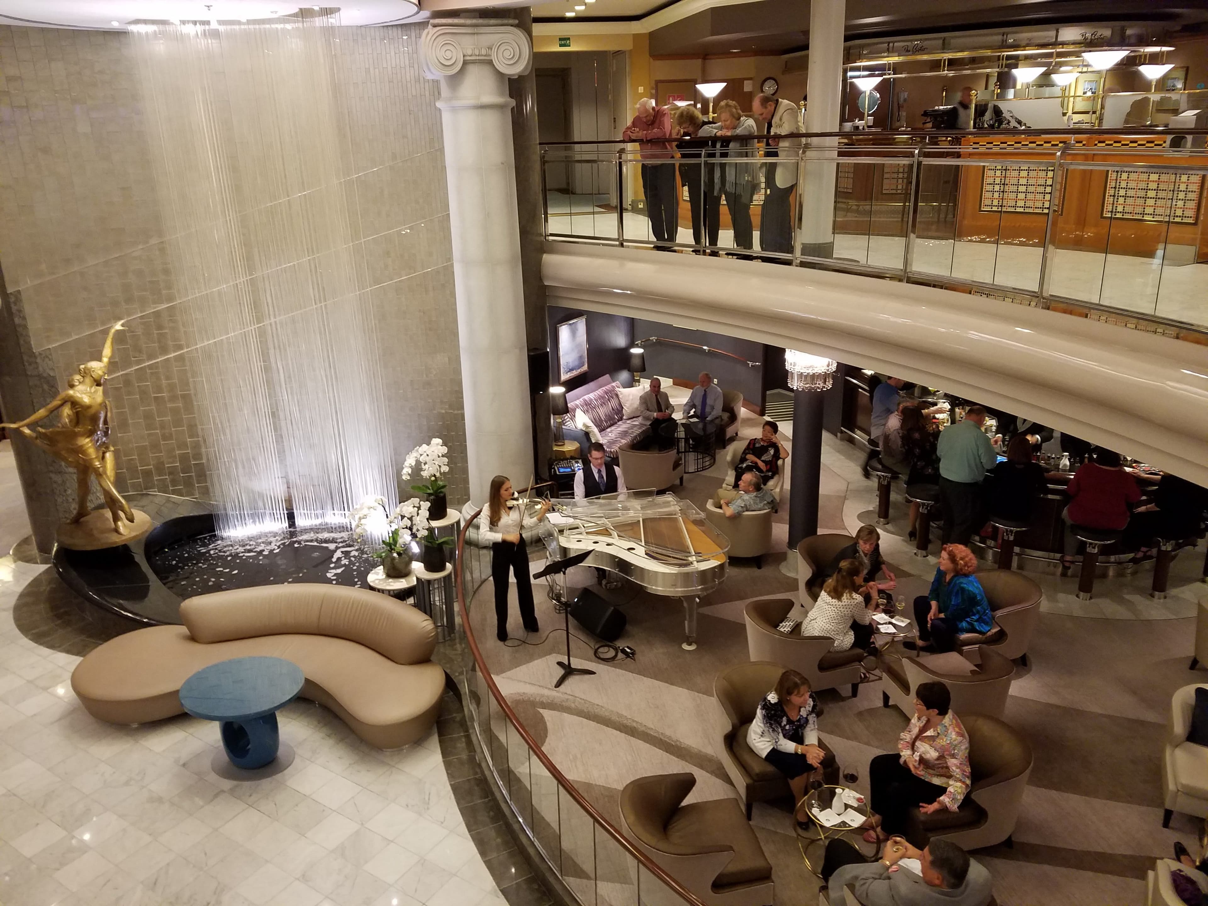 クリスタルシンフォニー乗船記ー大人の夜の過ごし方