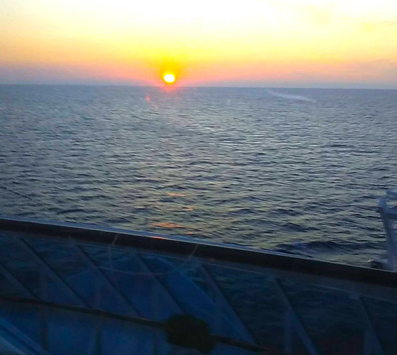 コロナの嵐を乗り越えて-クルーズ船はいつ戻る？