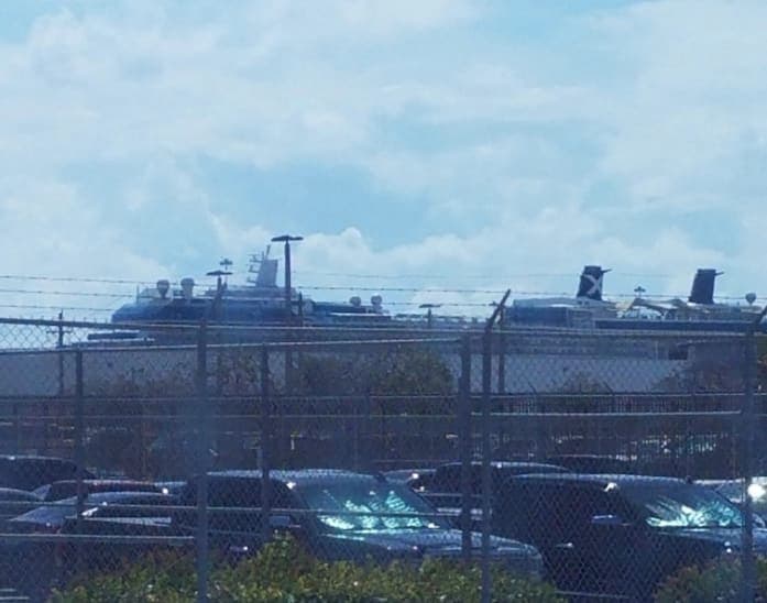 セレブリティシルエット乗船記カリブ海7日間―モダンでシックなシルエットをご紹介①