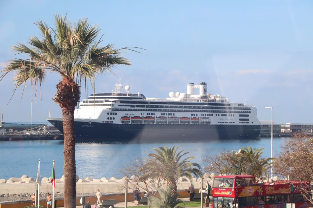 飛行機と船で１９日間世界一周の旅②大西洋横断クルーズ・ロッテルダム号の船内・船外設備編