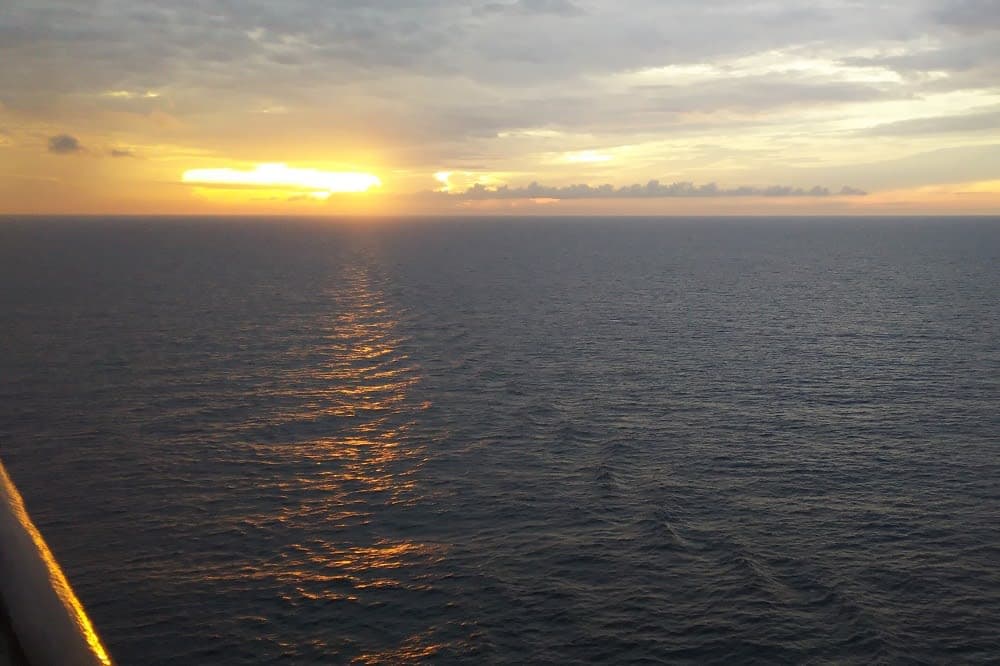 中華アクションカメラ・AKASO Brave4で日の出撮影♪タイムラプスに挑戦～フライ＆クルーズで香港発着ボイジャー・オブザシーズ乗船記ー2019.8月・本編5-1