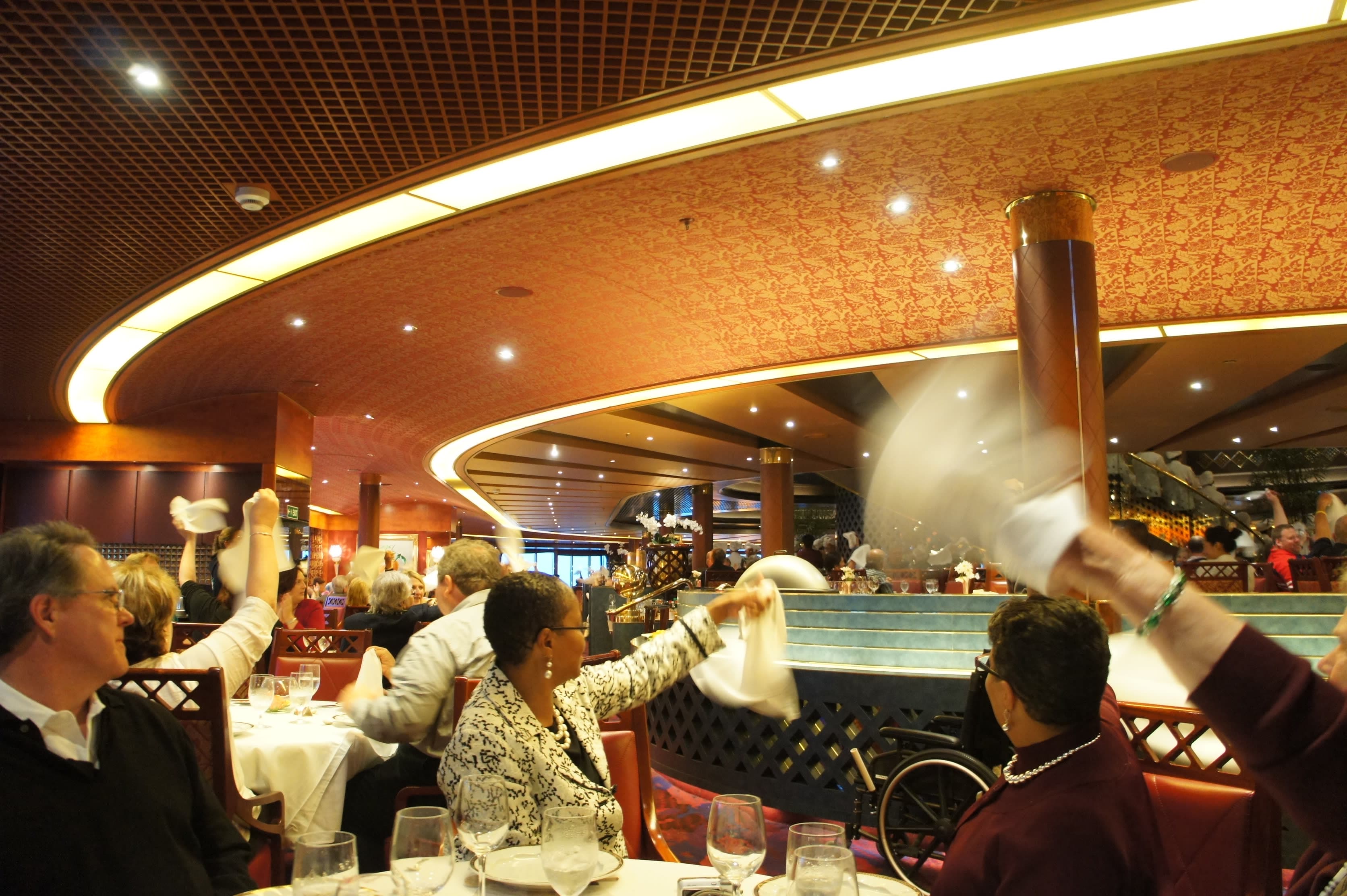 プレミアムクラスのタキシード率は！？