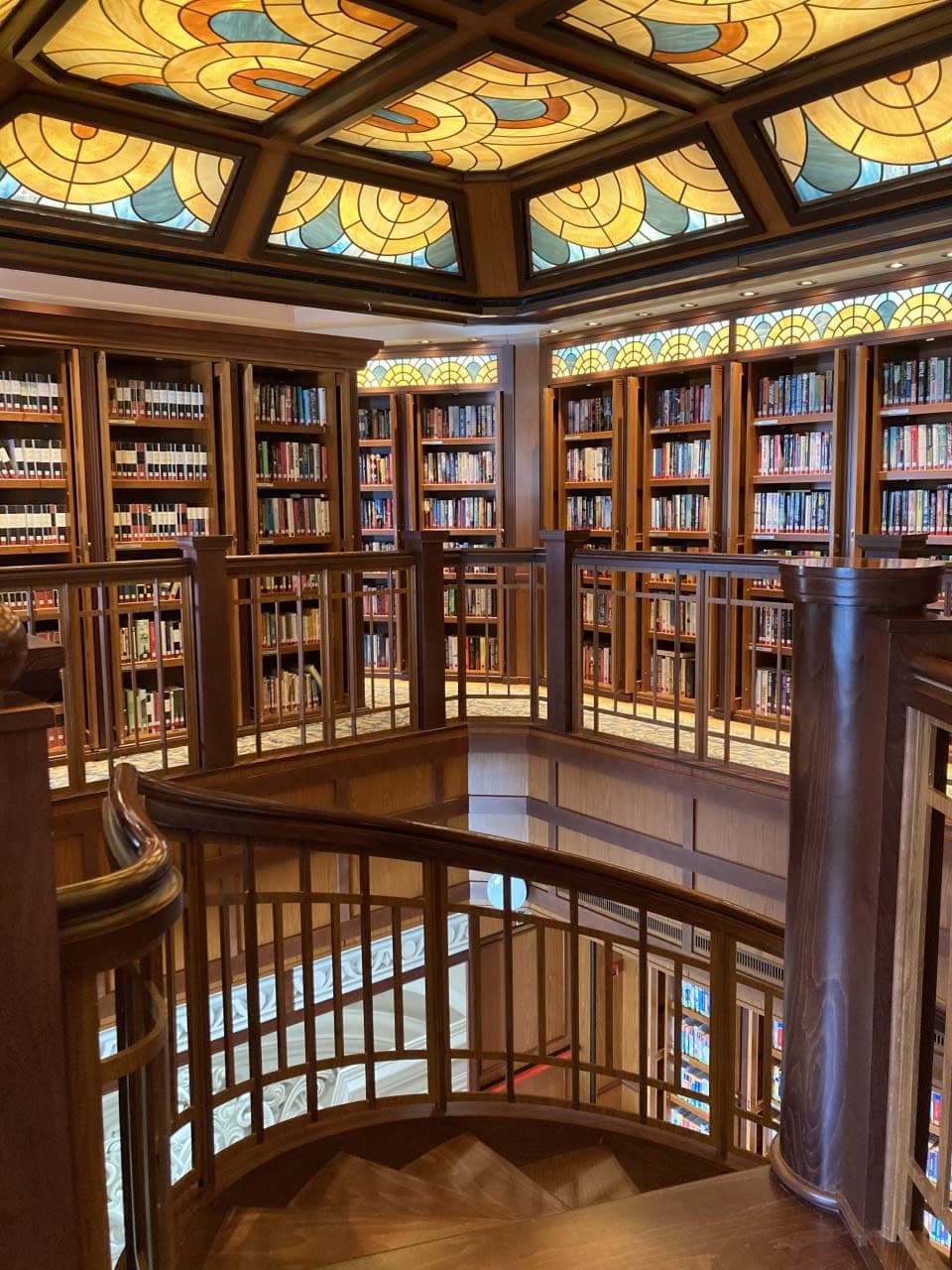 【横浜発着クルーズ】クイーンエリザベス　終日クルーズはMasquerade！　4日目