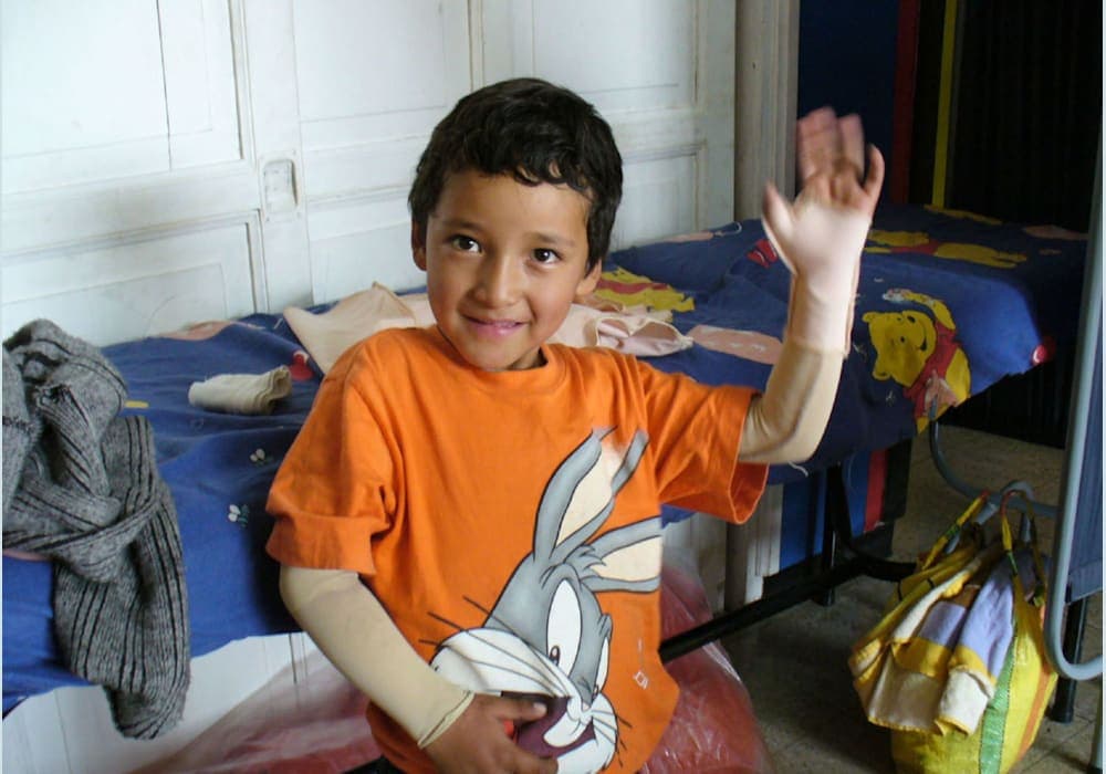 クリスタル・クルーズ、ゲストと乗組員が慈善事業を支援する「You Care, We Care」活動を開始