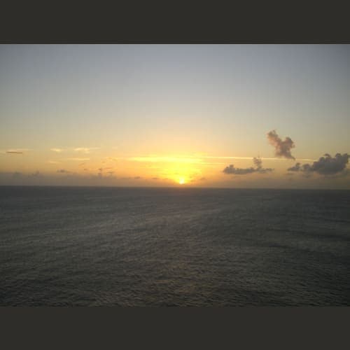 12月27日 Tortola, 英国バージン諸島を出たあとの夕暮れ。