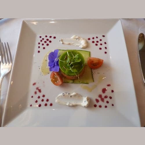 きれいに盛り付けられた前菜