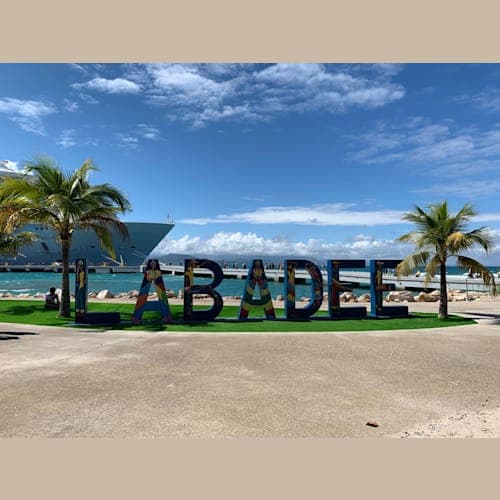 ロイヤルカリビアンのプライベート半島『LABADEE』上陸