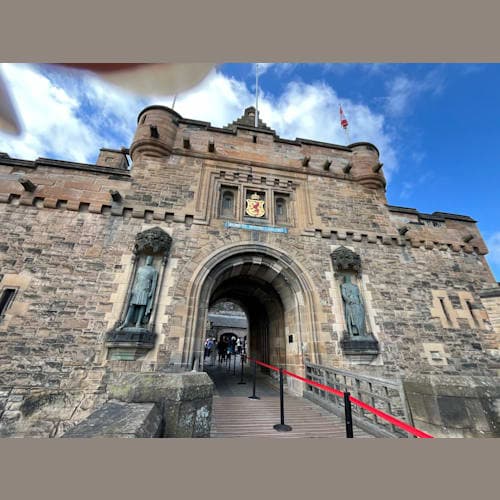 エジンバラ城入り口