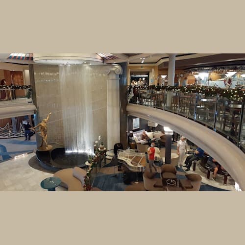 アトリウム広場