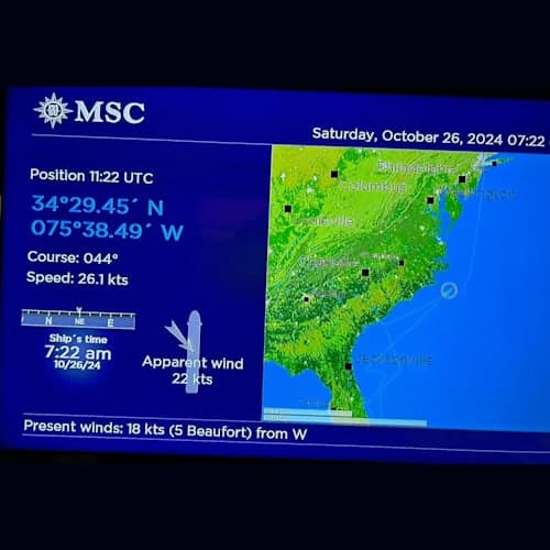 船内のテレビに移された航跡です、行きはCharlstonに寄港、帰りは北上から一転Jacksonville方向に進路を変えますが、数時間後に再度進路を変えて北上。その遅れを取り戻すため、今までクルーズ船では見たことのない26.1ノット/時の速度を体験しました。幸い大西洋はべたなぎで、26ノット越えを感じることは有りませんでした。少し揺れることを期待したのですが不謹慎ながら、残念でした。