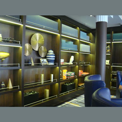 P&Oにしては(というと失礼か)、内装が全般にシックで、落ち着いた感じ。