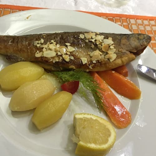 ロシア船らしく、食事はロシア料理がメインで、素朴な料理が多かったです。