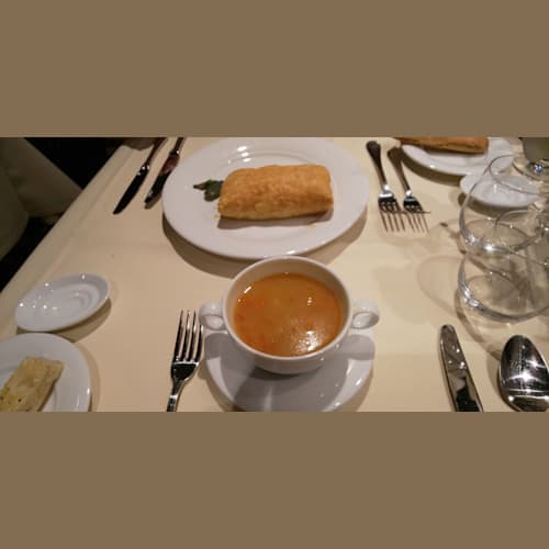 メインダイニングでの食事
前菜