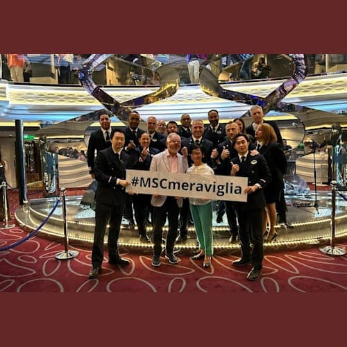 最後に、オフィサーとの記念撮影です。