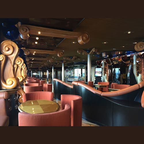 カフェラウンジ