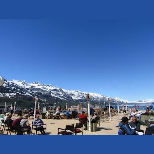 デッキ9後方からグレイシャーベイ