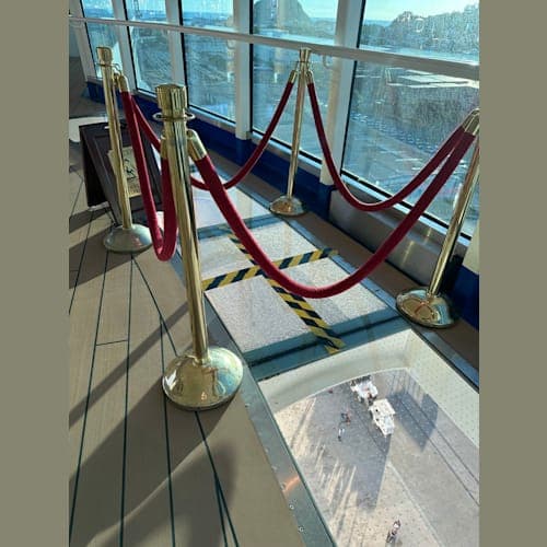 ガラスが割れてもっとエキサイティング!!!