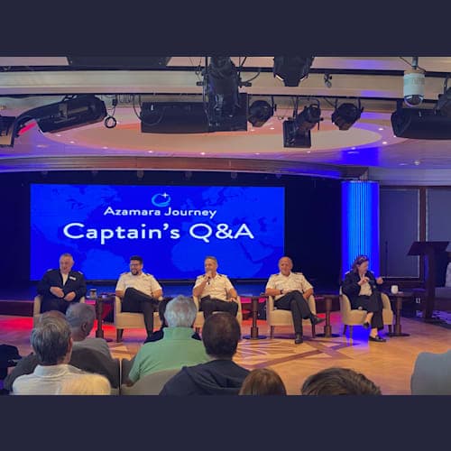 シーデイにはキャプテンらが乗客の質問に答えてくれる時間もありました。