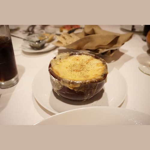 定番のオニオングラタンスープ。
こちらはMDRと同じかも。