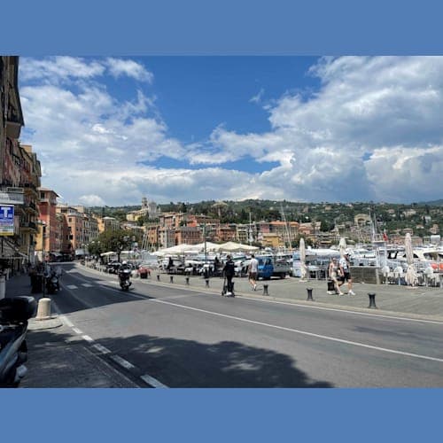 ポルトフィーノ隣町のセントマルゲリータ。こちらもきれいな街でした。ここからはバスでも連絡船でもポルトフィーノに戻れます。