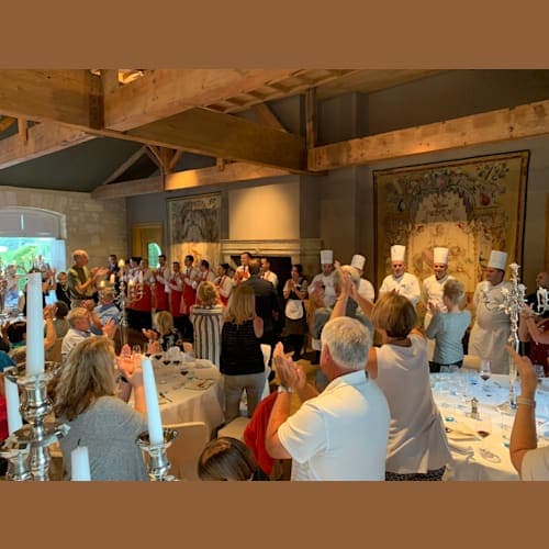 ボルドーのシャトウ:キアワンでの夕食。パイキングのクルー総出のサービスに感動!