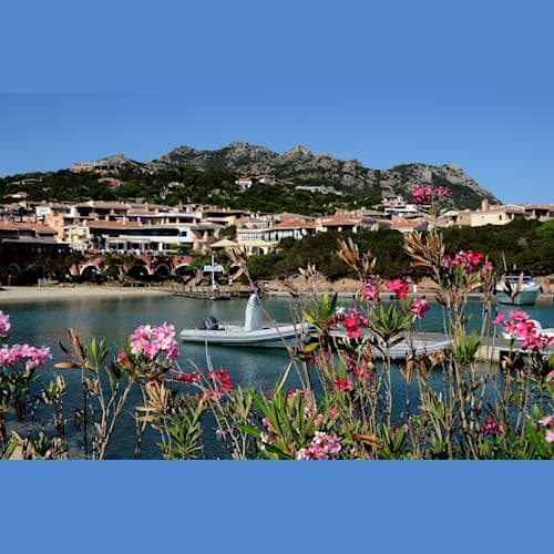 六日目:オリビア(サルデーニャ島/伊 )寄港、ヨーロッパのVIP達の保養地ポルトチェルボ