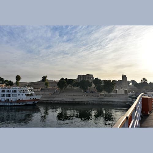 紀元前300年頃に造られたというコム・オンボ神殿です。