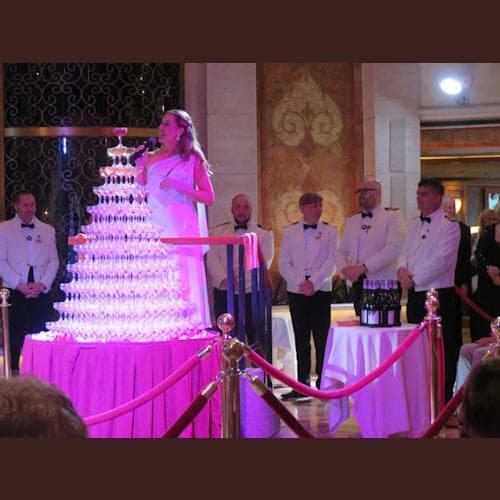 プリンセスクルーズ名物のシャンペン・ウオーターフォール