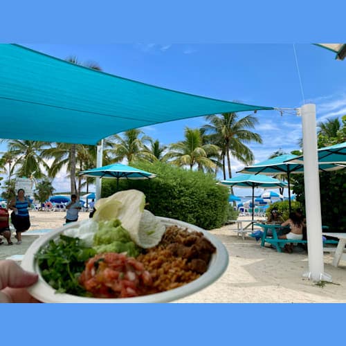 エルロコ、ベースキャンプが1か所に集まったような内容なのでオリジナルバーガーやタコスが作れちゃいます。