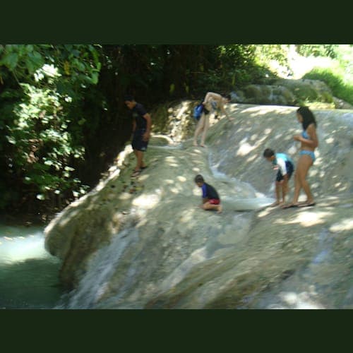 12日、こんな水遊びもできる。