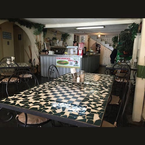 汐吹岩観光前の時間つぶしに街のカフェに