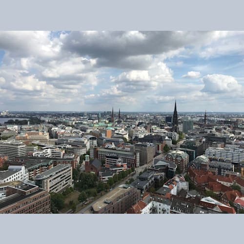 ハンブルグ『聖ミヒャエル教会』通称『ミシェル』尖塔よりハンブルグ市街を望む。