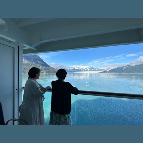 母と友人とHubbard Glacier