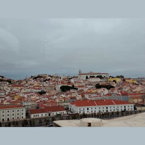 船から眺めるリスボンの街並み