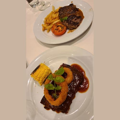 ダイニング「Four Seasons」での夕食。メインディッシュ。