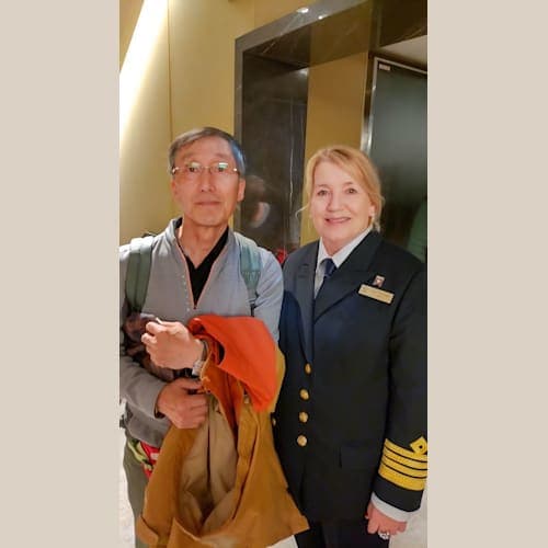 女性船長さんが、乗船時に歓待してくれました。