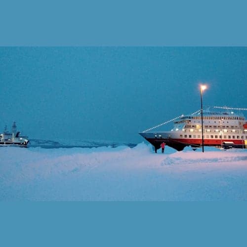 キルケネスで停泊中