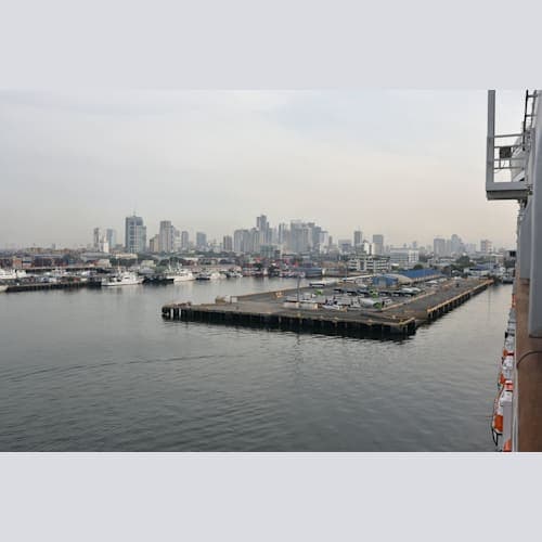 9日目、フィリピンの首都マニラに到着しました。