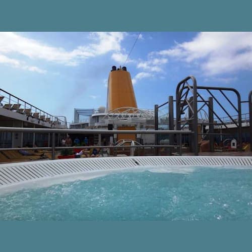 お風呂代わりに温水ジャグジー。