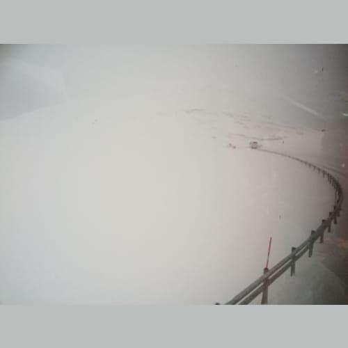 この雪の中をバスでノールカップ岬に向かいました