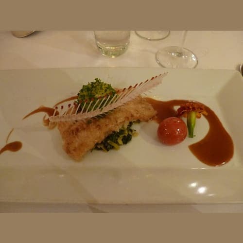 きれいに骨が外され飾り付けられたドーバーソール