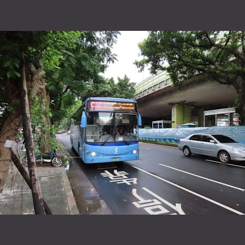 台北から路線バスに乗って九份へ。